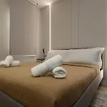 Suite Monte Nero Renovated 1Br Apartment, Central Olbia