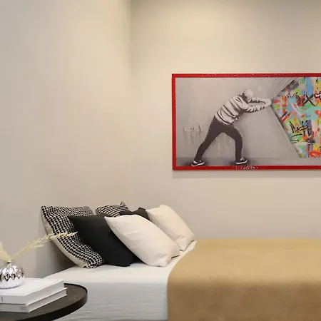 Price Vs Quality - Fully Equipped & Renovated 1br Montenero - Centre * Όλμπια