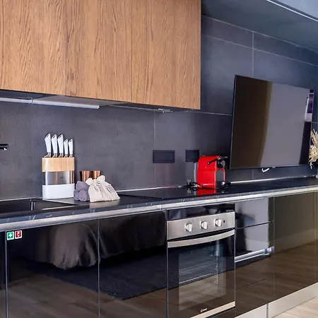 Price Vs Quality - Fully Equipped & Renovated 1br Montenero - Centre Όλμπια