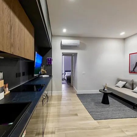 Price Vs Quality - Fully Equipped & Renovated 1br Montenero - Centre Διαμέρισμα