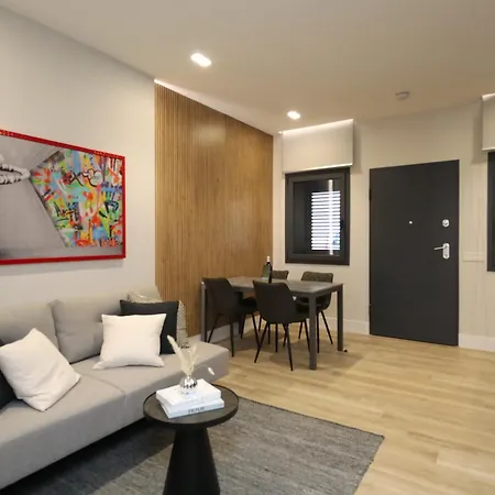 아파트 Price Vs Quality - Fully Equipped & Renovated 1br Montenero - Centre *