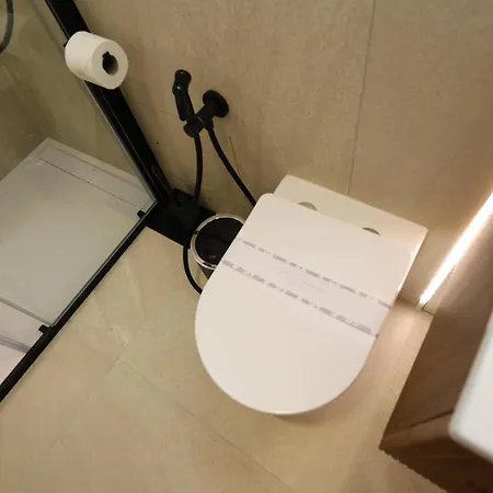 Price Vs Quality - Fully Equipped & Renovated 1br Montenero - Centre 올비아