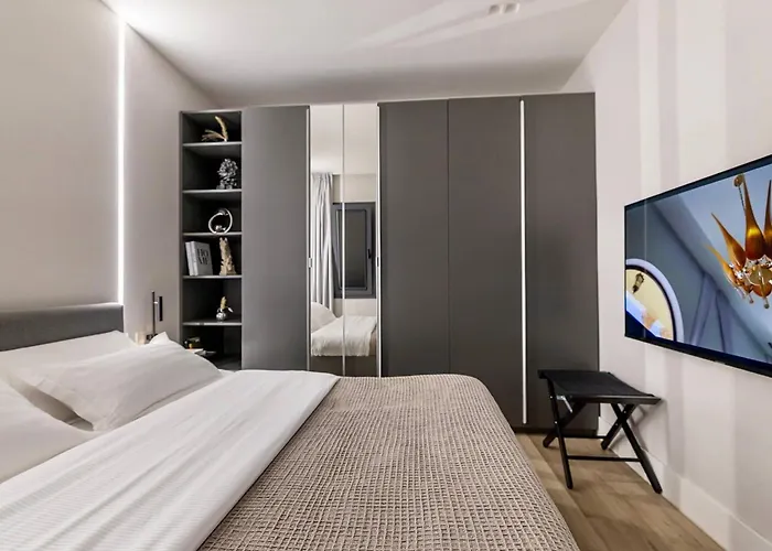 Suite Monte Nero Renovated 1Br Apartment, Central Olbia * Olbia